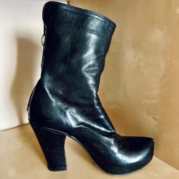 Fiorentini + Baker Black Heeled Leather Boots - Picture 7 of 12